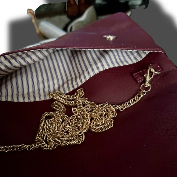 Chic Burgundy Leather Clutch with Gold Chain - Picture 6 of 9